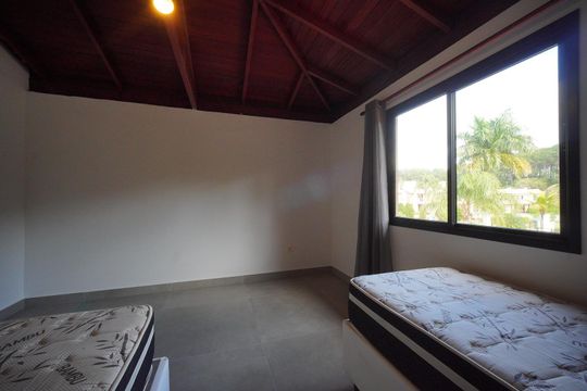 Quarto 2 de casa de condomínio para alugar com 2 quartos, 79m² em Barra da Lagoa, Florianópolis