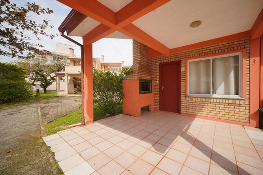 Garagem/Churrasqueira  de casa de condomínio para alugar com 2 quartos, 78m² em Barra da Lagoa, Florianópolis