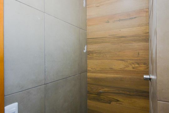Banheiro de apartamento para alugar com 1 quarto, 30m² em Jardim Ottawa, Guarulhos