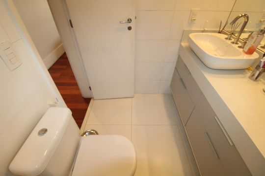 Banheiro de apartamento para alugar com 3 quartos, 133m² em Vila Ester (zona Norte), São Paulo