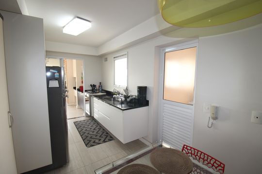 Cozinha de apartamento para alugar com 3 quartos, 133m² em Vila Ester (zona Norte), São Paulo