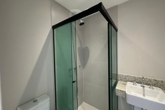 Banheiro da Suíte 1 de apartamento para alugar com 3 quartos, 112m² em Alphaville Empresarial, Barueri