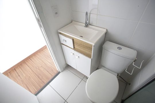Banheiro de apartamento à venda com 2 quartos, 50m² em Anil, Rio de Janeiro