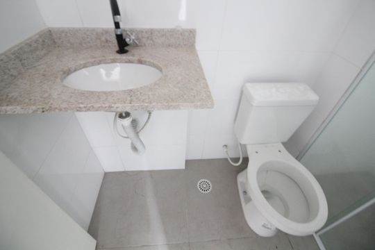 Banheiro de apartamento para alugar com 2 quartos, 37m² em Artur Alvim, São Paulo