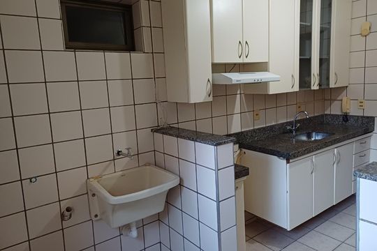 Área de serviço de apartamento para alugar com 3 quartos, 70m² em Umuarama, Uberlândia