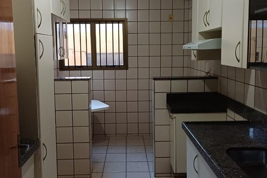 Cozinha de apartamento para alugar com 3 quartos, 70m² em Umuarama, Uberlândia