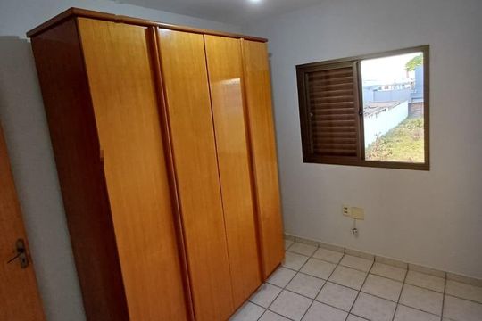 Quarto de apartamento para alugar com 3 quartos, 70m² em Umuarama, Uberlândia