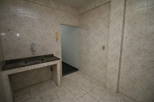 Cozinha de apartamento para alugar com 1 quarto, 60m² em Brás de Pina, Rio de Janeiro