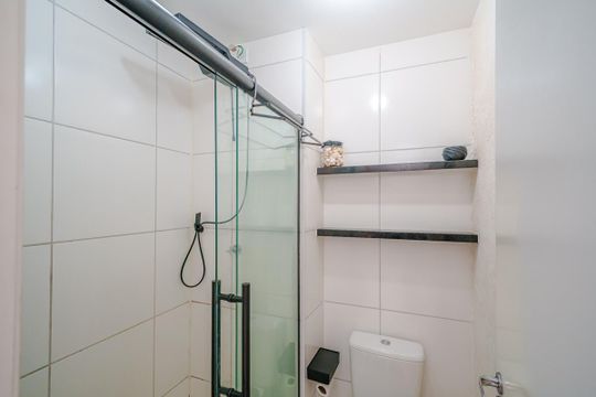 Banheiro de apartamento para alugar com 2 quartos, 35m² em Jaguaré, São Paulo