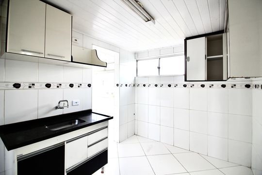 Cozinha  de apartamento para alugar com 3 quartos, 60m² em Conjunto Habitacional Padre Manoel da Nobrega, São Paulo