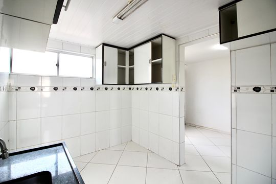 Cozinha  de apartamento para alugar com 3 quartos, 60m² em Conjunto Habitacional Padre Manoel da Nobrega, São Paulo