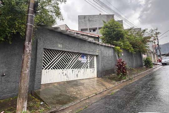 Fachada  de casa à venda com 3 quartos, 141m² em Bairro dos Casa, São Bernardo do Campo