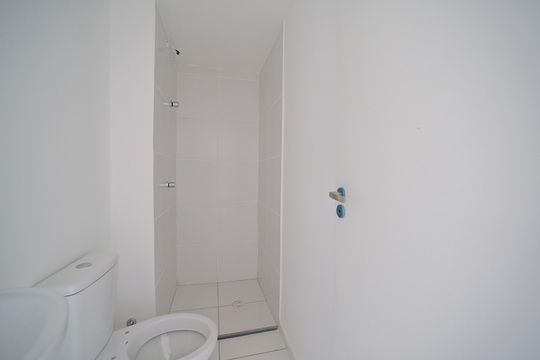Banheiro de apartamento para alugar com 2 quartos, 28m² em Vila Granada, São Paulo