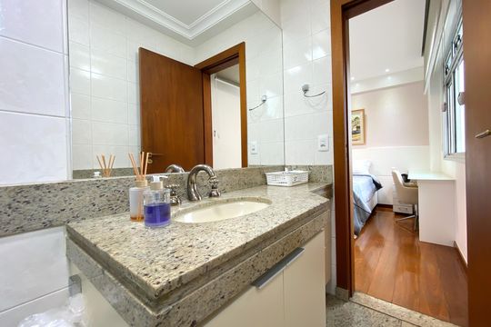 Banheiro Suíte de apartamento para alugar com 2 quartos, 28m² em Vila Granada, São Paulo
