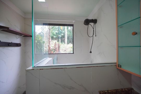 Banheiro de casa para alugar com 4 quartos, 150m² em Lagoa da Conceição, Florianópolis