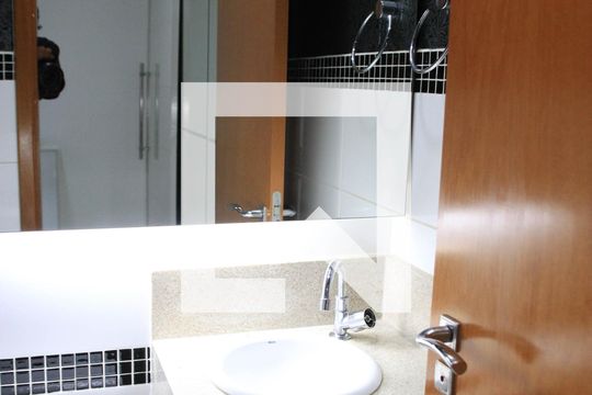Lavabo de apartamento para alugar com 3 quartos, 85m² em Jardim Goiás, Goiânia