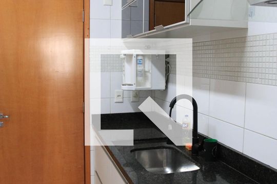 Cozinha e Área de Serviço de apartamento para alugar com 3 quartos, 85m² em Jardim Goiás, Goiânia