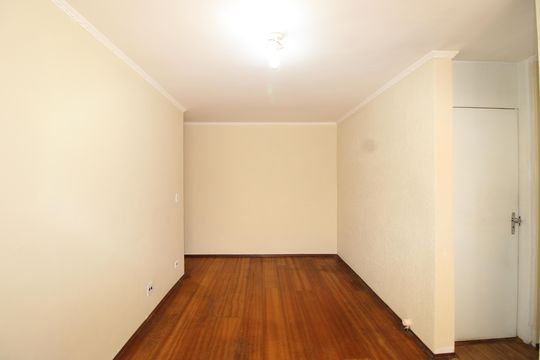 Sala de apartamento para alugar com 2 quartos, 57m² em Vila Carmosina, São Paulo