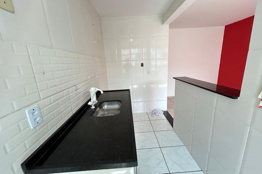 Cozinha de apartamento para alugar com 2 quartos, 45m² em Honório Gurgel, Rio de Janeiro