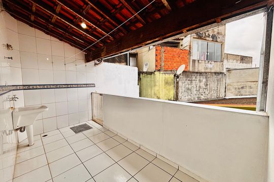 Lavanderia de casa para alugar com 3 quartos, 120m² em Parque Santa Teresa, Carapicuíba