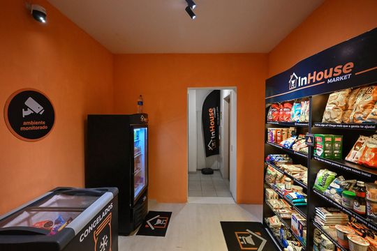 Mercadinho de apartamento à venda com 1 quarto, 45m² em Vila Suzana, São Paulo