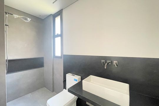 Banheiro de apartamento à venda com 3 quartos, 214m² em Funcionários, Belo Horizonte