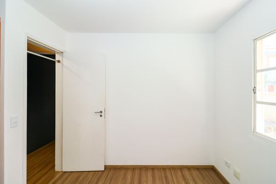 Casa de Condomínio para alugar com 2 quartos, 70m² em Parque Reboucas, São Paulo