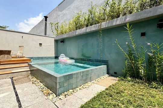 Casa à venda com 4 quartos, 241m² em Jardim Marajoara, São Paulo