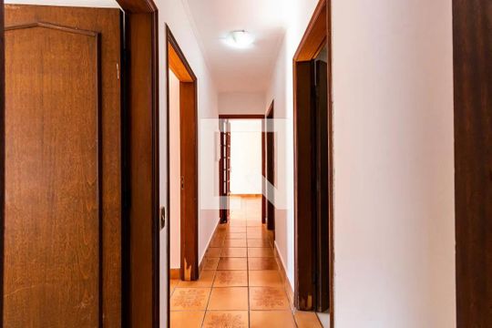 Corredor de apartamento à venda com 3 quartos, 100m² em Vila Mariana, São Paulo