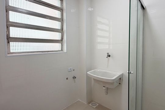 Banheiro e Área de Serviço de apartamento para alugar com 1 quarto, 45m² em José Menino, Santos