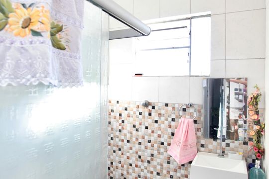 Banheiro Social de apartamento à venda com 2 quartos, 48m² em Fonte Grande, Contagem