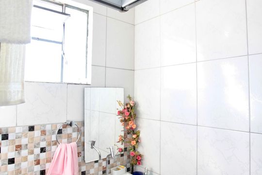 Banheiro Social de apartamento à venda com 2 quartos, 48m² em Fonte Grande, Contagem
