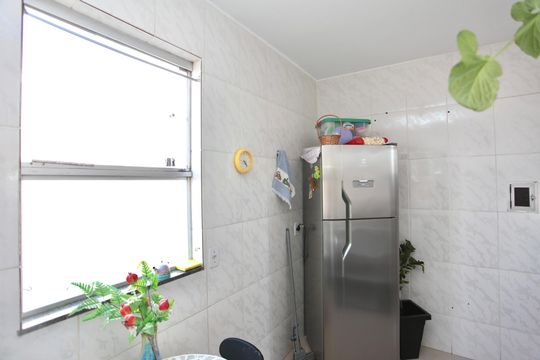 Cozinha e Área de Serviço de apartamento à venda com 2 quartos, 48m² em Fonte Grande, Contagem