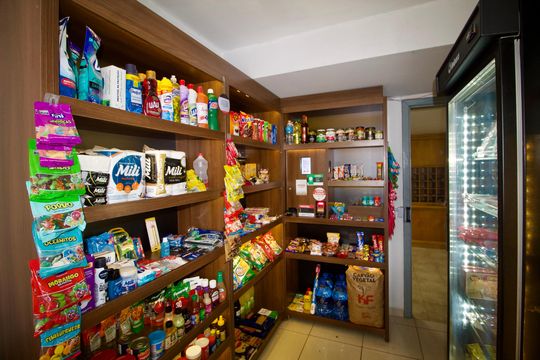 Conveniencia de apartamento para alugar com 2 quartos, 60m² em Cristo Rei, Curitiba
