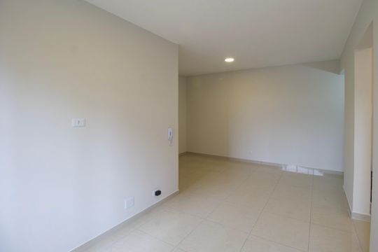 Sala de apartamento para alugar com 2 quartos, 60m² em Cristo Rei, Curitiba