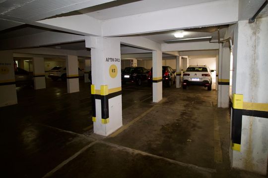 Garagem de apartamento para alugar com 2 quartos, 60m² em Cristo Rei, Curitiba