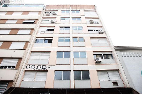 Fachada de kitnet/studio para alugar com 1 quarto, 35m² em Centro Histórico, Porto Alegre