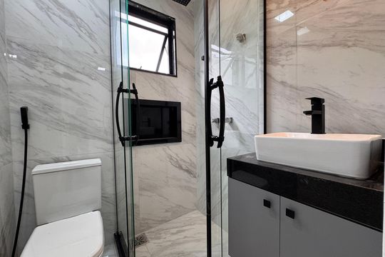 Suíte 3 - Banheiro de casa de condomínio para alugar com 4 quartos, 222m² em Vargem Pequena, Rio de Janeiro