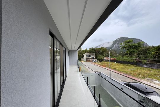 Varanda de casa de condomínio para alugar com 4 quartos, 222m² em Vargem Pequena, Rio de Janeiro