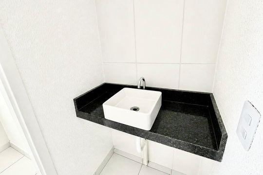 Banheiro 1 de apartamento para alugar com 2 quartos, 40m² em Jardim Maringa, São Paulo