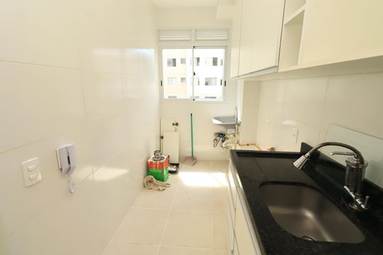 Cozinha de apartamento para alugar com 2 quartos, 40m² em Narandiba, Salvador