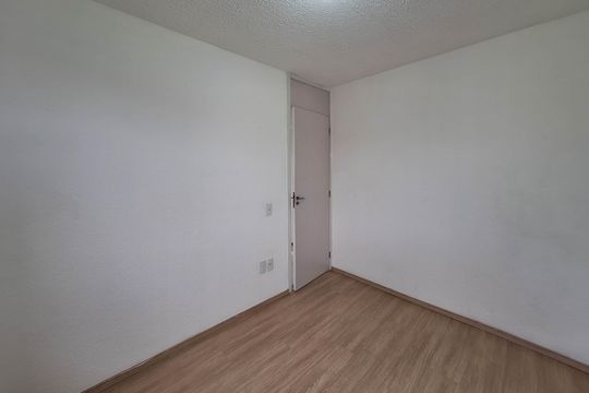 Quarto 2 de apartamento para alugar com 2 quartos, 41m² em Tribobó, São Gonçalo