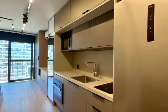 Cozinha de kitnet/studio para alugar com 1 quarto, 28m² em Pinheiros, São Paulo