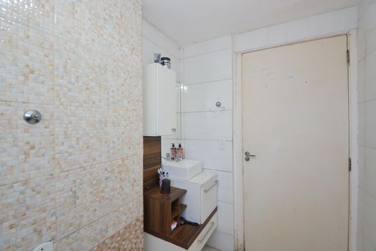 Banheiro de apartamento para alugar com 1 quarto, 53m² em Jardim Sao Domingos, Guarulhos