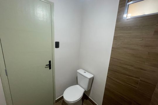 Banheiro de apartamento para alugar com 2 quartos, 43m² em Centro, São Vicente