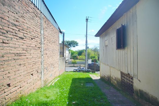 Quintal de casa à venda com 2 quartos, 330m² em Ouro Branco, Novo Hamburgo