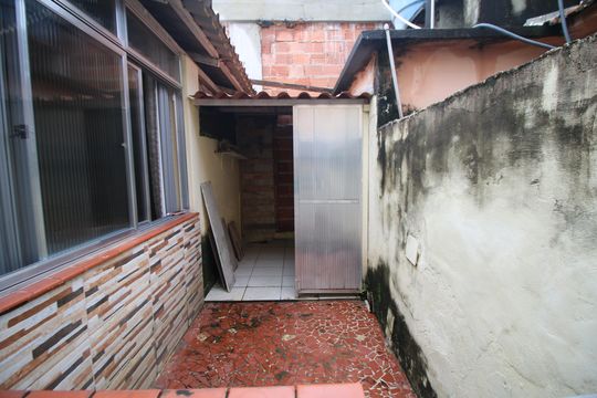 Canil de casa para alugar com 1 quarto, 70m² em Penha, Rio de Janeiro