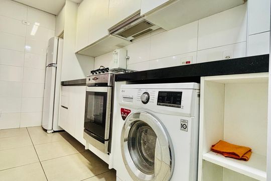 Cozinha de apartamento para alugar com 2 quartos, 52m² em Alphaville Industrial, Barueri