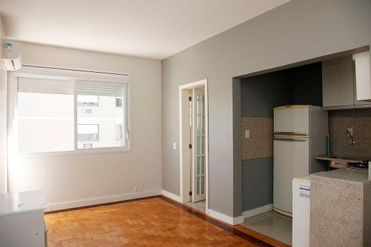 Kitnet/Studio à venda com 1 quarto, 25m² em Azenha, Porto Alegre