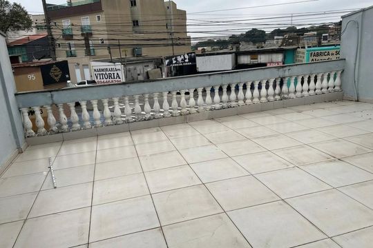 Área externa de casa à venda com 3 quartos, 327m² em Parque Novo Oratório, Santo André